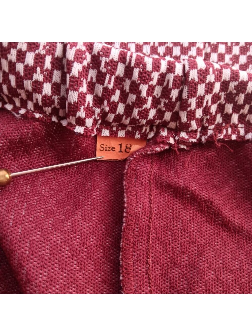 True Vintage Medium 1970s Skirt 26" BURGUNDY CHECKER PRINT STRETCH KNIT MOD
